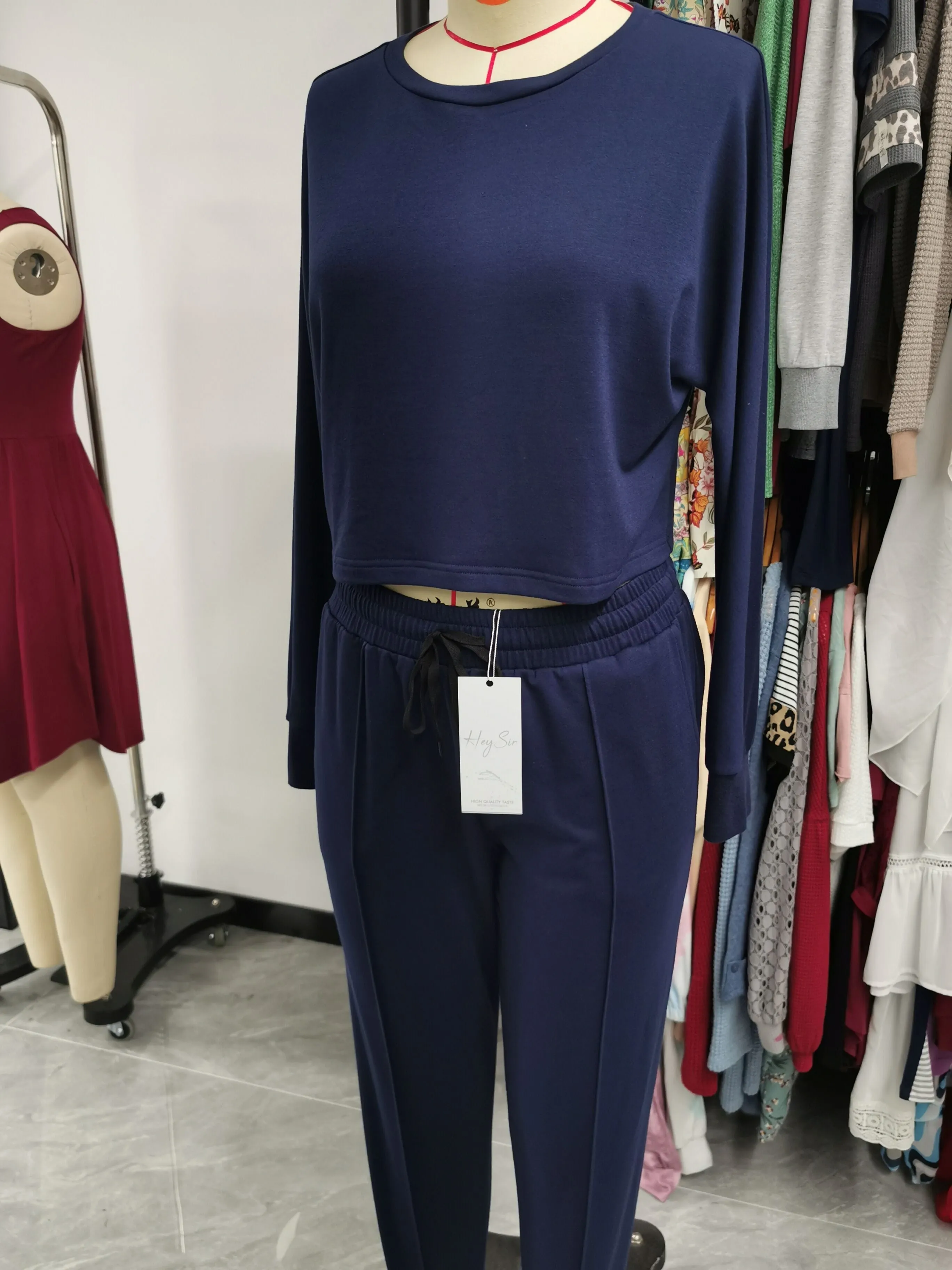 Hisir Club Women’s Two-piece Loungewear Pajama Set with Short Sleeve Pullover T-shirt and Jogger Pants with Pockets